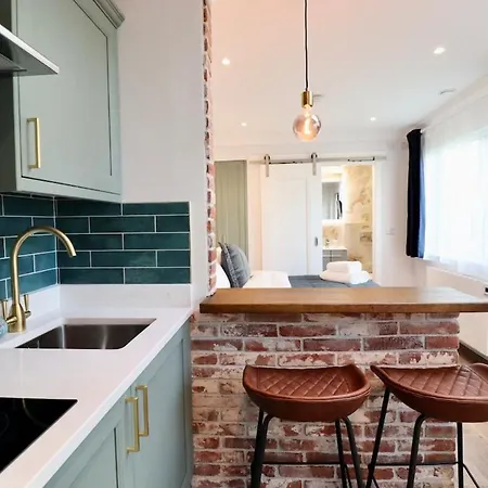 Διαμέρισμα Cosy & Stylish In